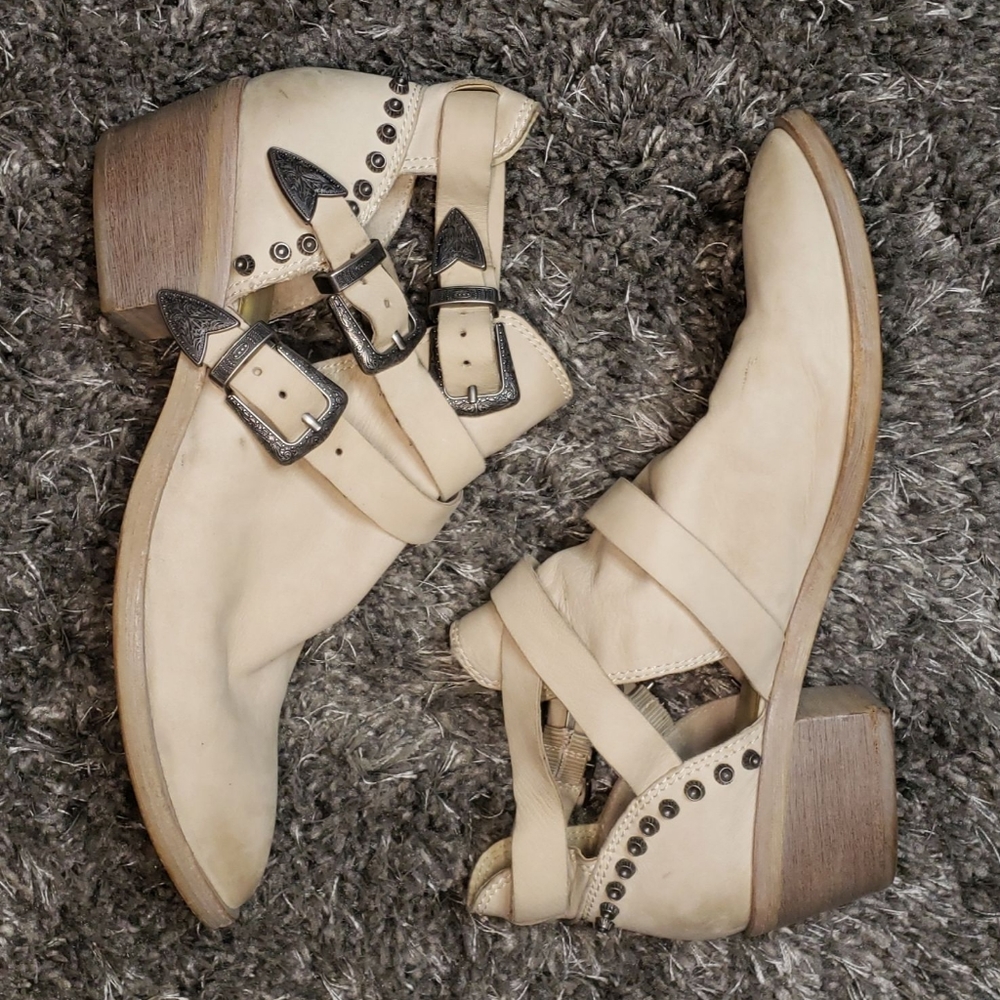 Dolce Vita Western Booties